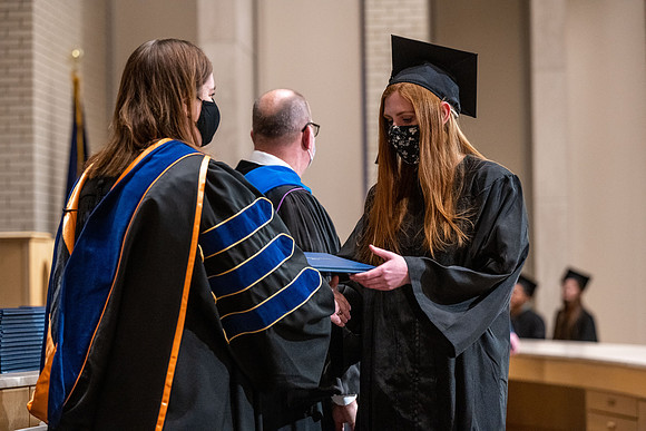 Convocation - Bus & Com - Dec. 2021