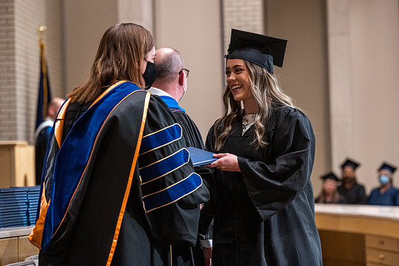 Convocation - Bus & Com - Dec. 2021