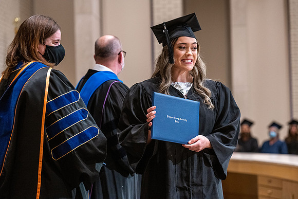 Convocation - Bus & Com - Dec. 2021
