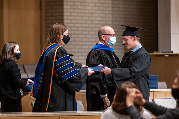 Convocation - Bus & Com - Dec. 2021