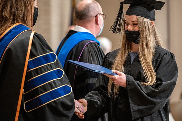 Convocation - Bus & Com - Dec. 2021
