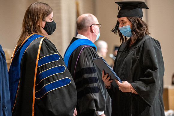 Convocation - Bus & Com - Dec. 2021