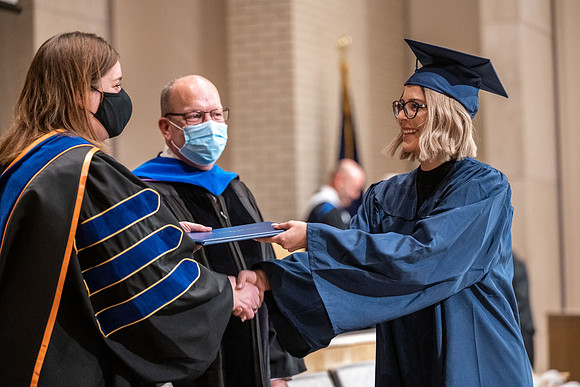 Convocation - Bus & Com - Dec. 2021