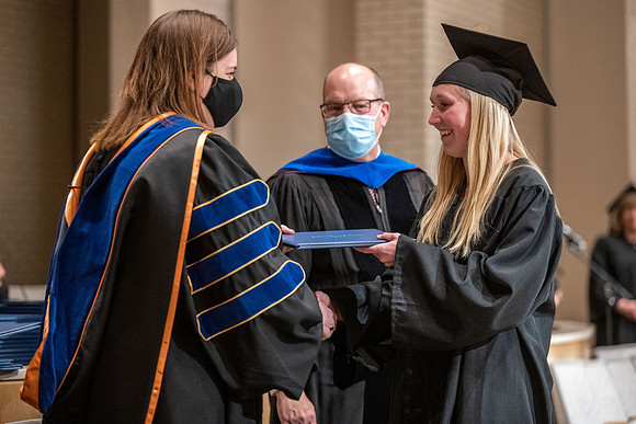 Convocation - Bus & Com - Dec. 2021