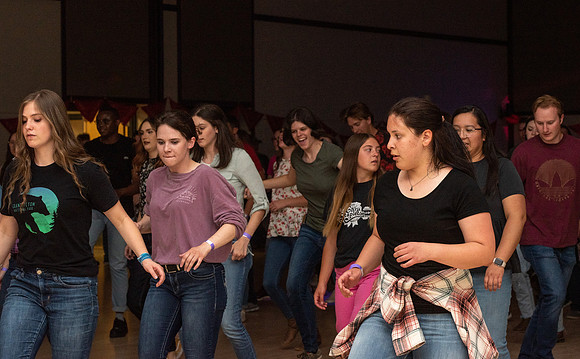 Country dancing - June 2022