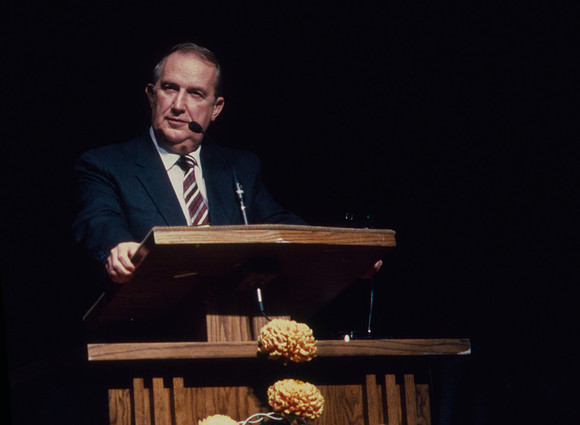 Elder Richard G. Scott speaks to students at Ricks College during devotional