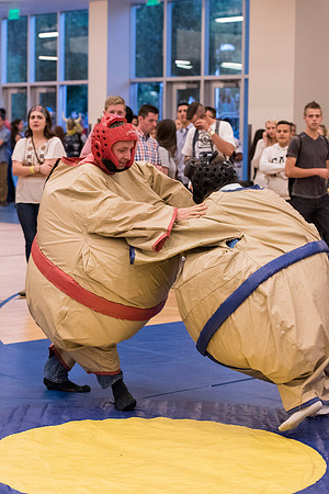 Students kick off the new semester with fun and games at i-Night.