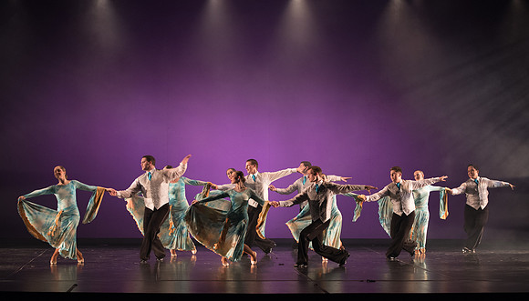 In this semester’s production of Extravadance the audience got a peek into the mind of a performer, and how dancers function during a performance. Dancers always laugh because they know the real show