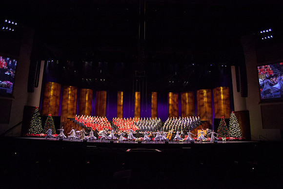 At the BYU-Idaho Christmas, the university dance department, choirs and orchestra, came together with guest artists Canadian Brass for a beautiful and uplifting show.