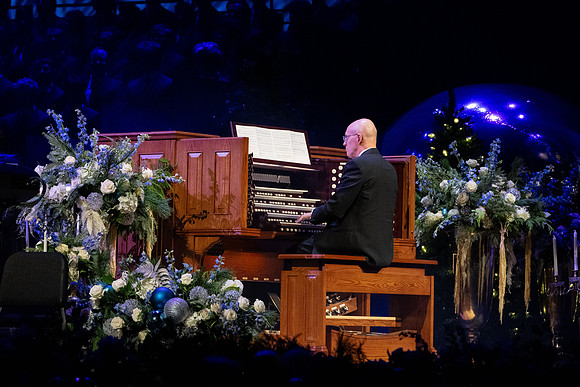 Laura Osnes performs during the Christmas concert with BYUI Student music programs.