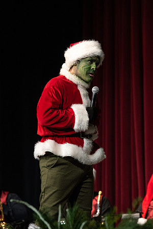 Sound Alliance and Vocal Union perform Swinging Christmas in the Hart Gym.