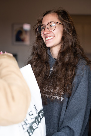 Students and staff distribute meals for students of BYUI for the University-wide break the fast event.