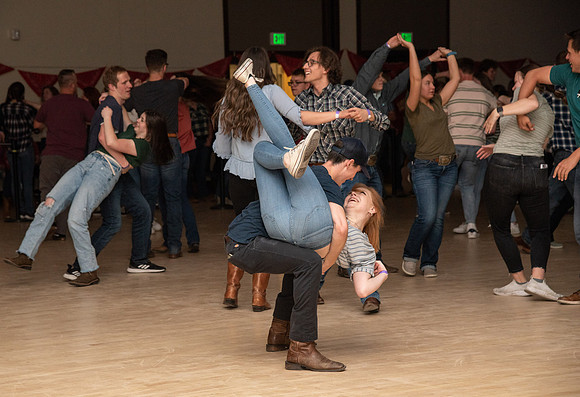Country dancing - June 2022