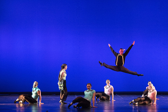 In this semester’s production of Extravadance the audience got a peek into the mind of a performer, and how dancers function during a performance. Dancers always laugh because they know the real show