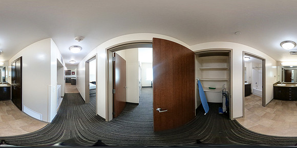 360 photos of the interior of Centre Square.