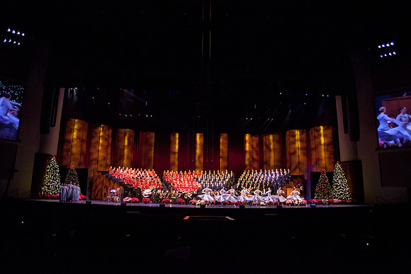 At the BYU-Idaho Christmas, the university dance department, choirs and orchestra, came together with guest artists Canadian Brass for a beautiful and uplifting show.