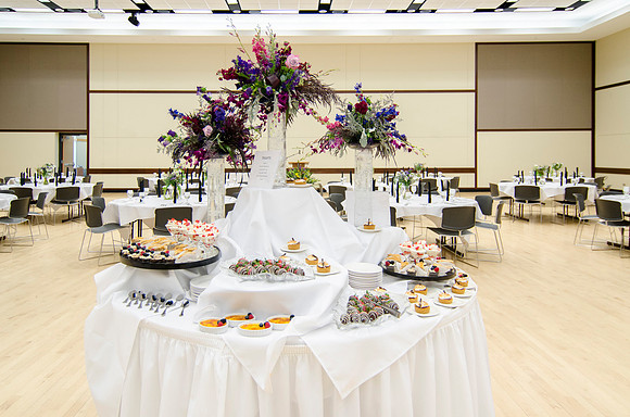 Food services caters the President's Advancement Council dinner.