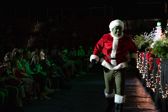 Sound Alliance and Vocal Union perform Swinging Christmas in the Hart Gym.