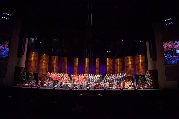 At the BYU-Idaho Christmas, the university dance department, choirs and orchestra, came together with guest artists Canadian Brass for a beautiful and uplifting show.
