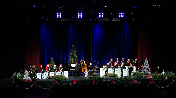 Sound Alliance and Vocal Union perform Swinging Christmas in the Hart Gym.