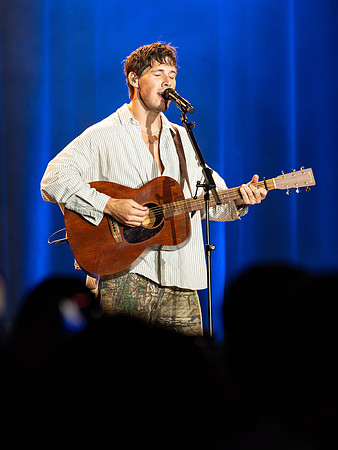 Jake Scott preforms at BYU-Idaho.