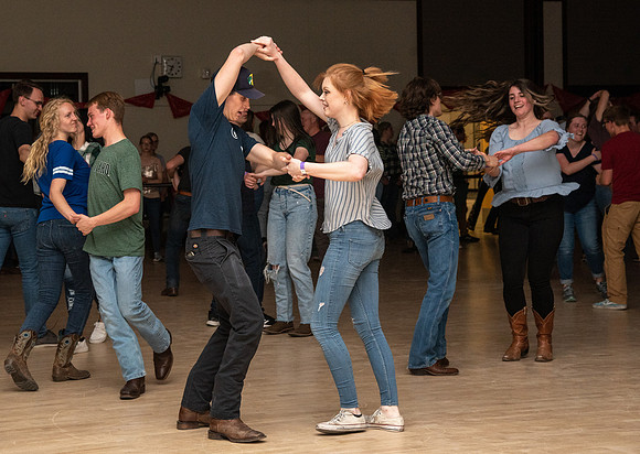 Country dancing - June 2022