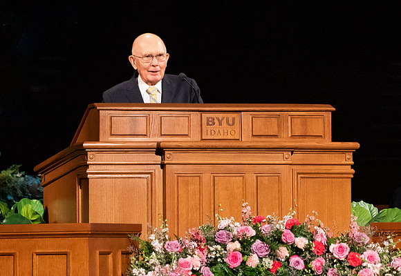 Students gather at the I-center to watch Devotional with Elder Dallin H. Oaks and Sister Kristen Oaks in the Fall 2021 semester.