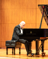 Del Parkinson piano concert in the snow building.