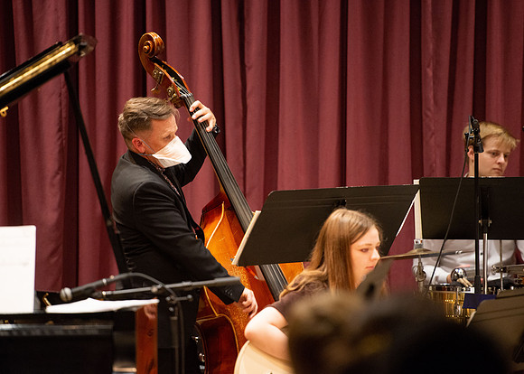Performance of the jazz group at the Snow Building.