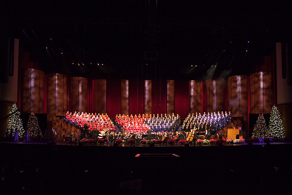 At the BYU-Idaho Christmas, the university dance department, choirs and orchestra, came together with guest artists Canadian Brass for a beautiful and uplifting show.