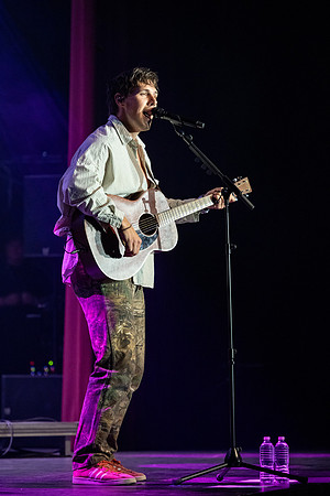 Jake Scott preforms at BYU-Idaho.