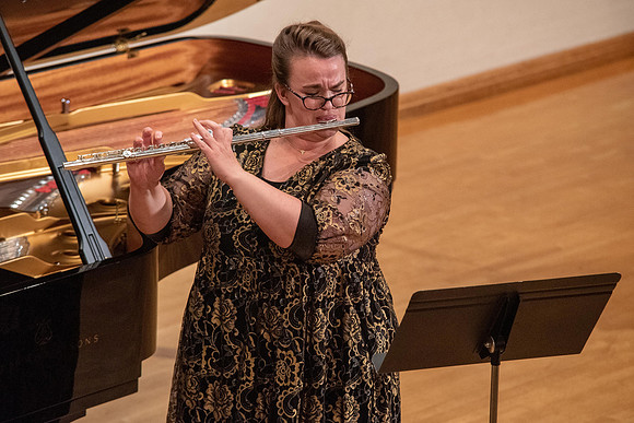 Performance of Jessica Gibbons and Gabriella Roderer at the Snow Concert Hall.