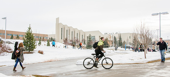 Students on Campus during the first week of Winter Semester
