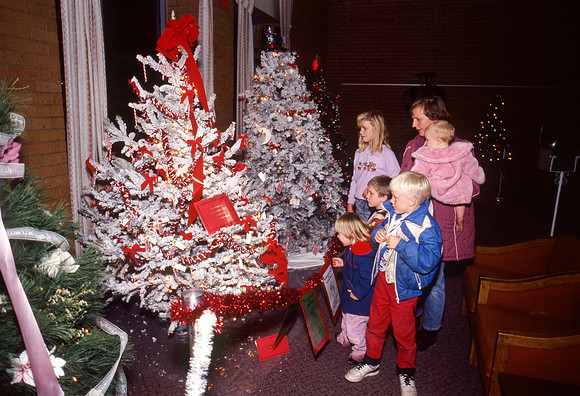 Christmas Tree Lane, 1990