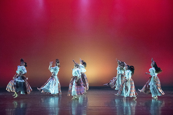 Department of Theatre and Dance showcase the power of art through this semester’s Extravadance theme, “Art Embodied.” Using famous works of art as their inspiration, t­­he dancers express various art