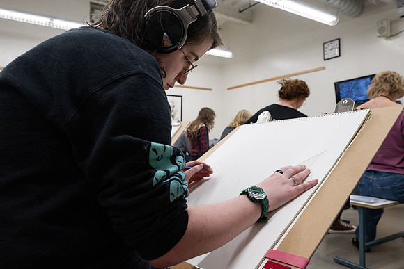 Students in drawing 1 class.