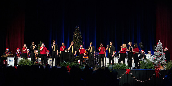 Sound Alliance and Vocal Union perform Swinging Christmas in the Hart Gym.