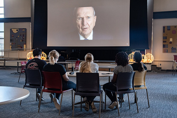 President Nelson gives a special broadcast message of hope. He encourages the world to #GiveThanks during these times of uncertainty.