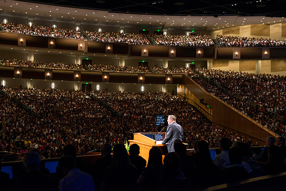 Elder Jeffrey R. Holland speaks to a packed house in the BYU-Idaho Center.