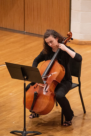 Students of Sue Neimoyer and R. Michael Wahlquist performed at the Snow Recital Hall.