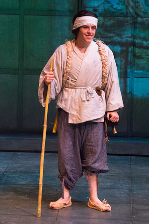 Tree-ear is an orphan boy in a Korean potters' village. He is content living with Crane-man under a bridge barely surviving on scraps of food. All that changes when he sees master potter Min making hi