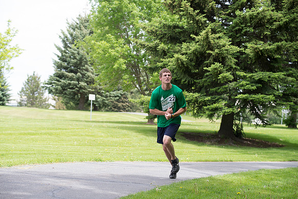 This year's Temple to Temple relay attracted over 400 participants.