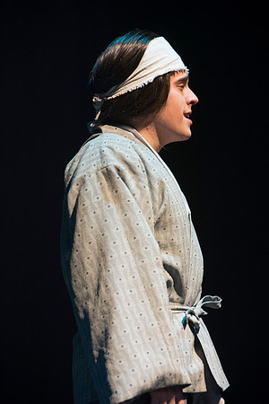 Tree-ear is an orphan boy in a Korean potters' village. He is content living with Crane-man under a bridge barely surviving on scraps of food. All that changes when he sees master potter Min making hi