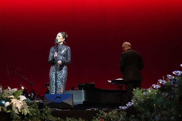 Christmas show with Laura Osnes at the I-Center