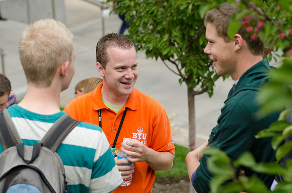 Students and I-team leaders around BYU-Idaho campus eating lunch