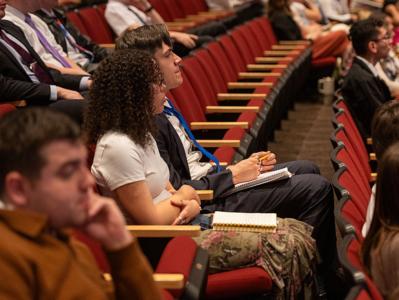 Sunday Devotional With Elder Ulisses Soares - Apr 2025