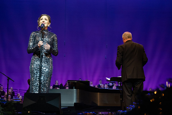 Christmas show with Laura Osnes at the I-Center