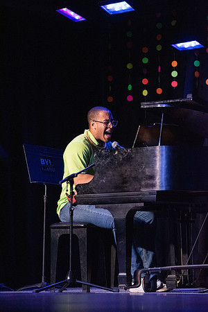 New student talent show - Apr 2022