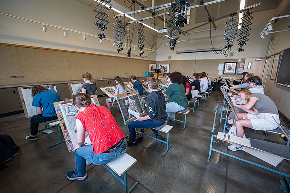 Students drawing in the Spori 340 Drawing Studio