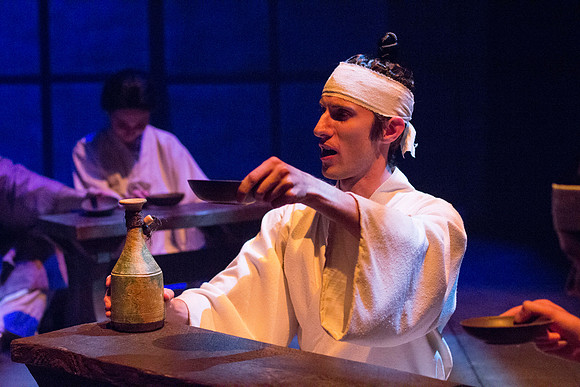 Tree-ear is an orphan boy in a Korean potters' village. He is content living with Crane-man under a bridge barely surviving on scraps of food. All that changes when he sees master potter Min making hi